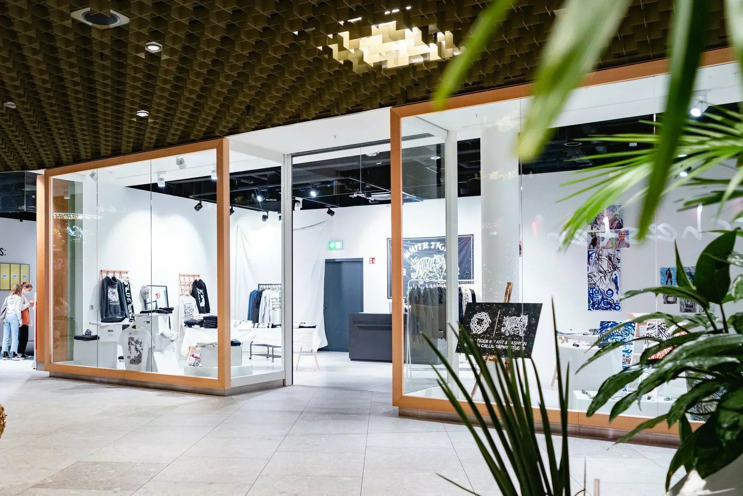 Pop-up Store at Mall of Switzerland - Where Art and Fashion Unite