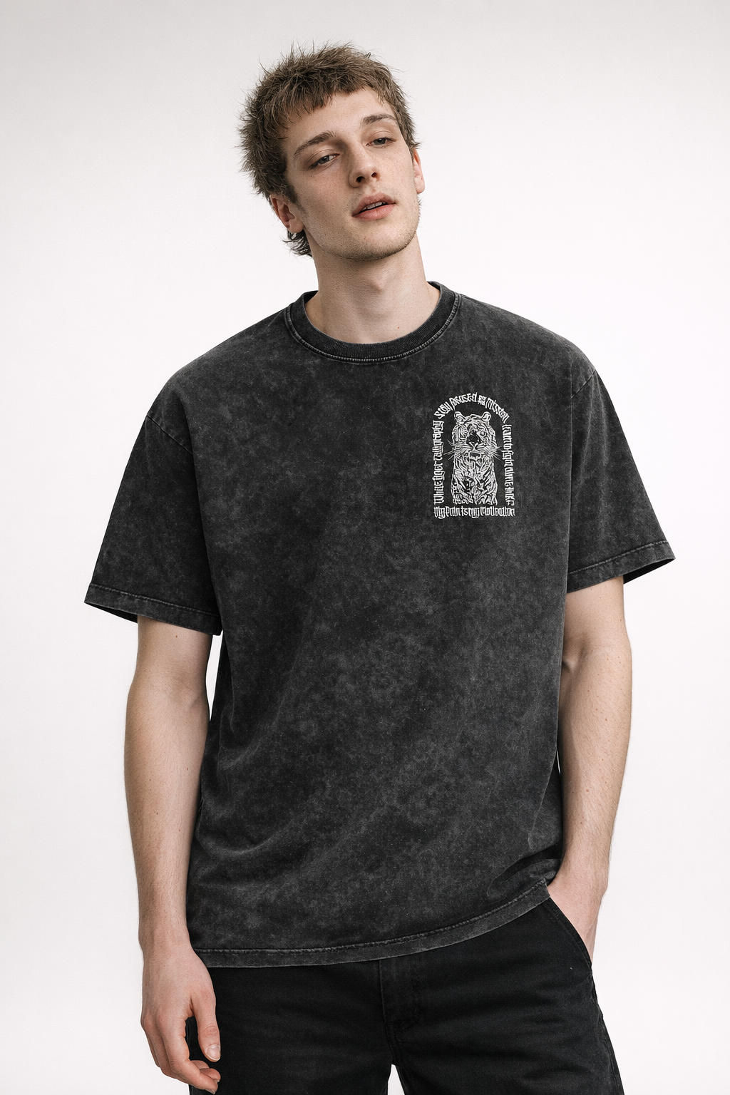 Bái Hu - Snow Washed Oversized T-Shirt